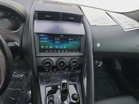Certified 2023 Jaguar F-TYPE P450 image 18