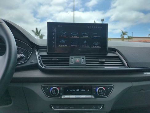Used 2021 Audi Q5 2.0T Premium w/ Convenience Package AWD/4WD image 23