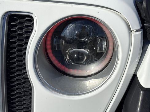 Used 2023 Jeep Wrangler Sahara image 11