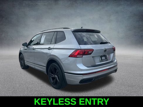 Used 2023 Volkswagen Tiguan SE R-Line image 7
