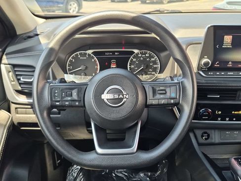 Certified 2024 Nissan Rogue SV FWD image 17