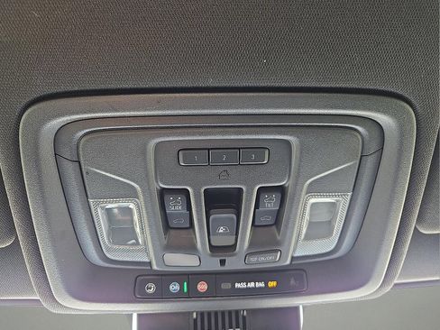 Used 2022 GMC Sierra 1500 AT4 w/ AT4 Preferred Package image 21