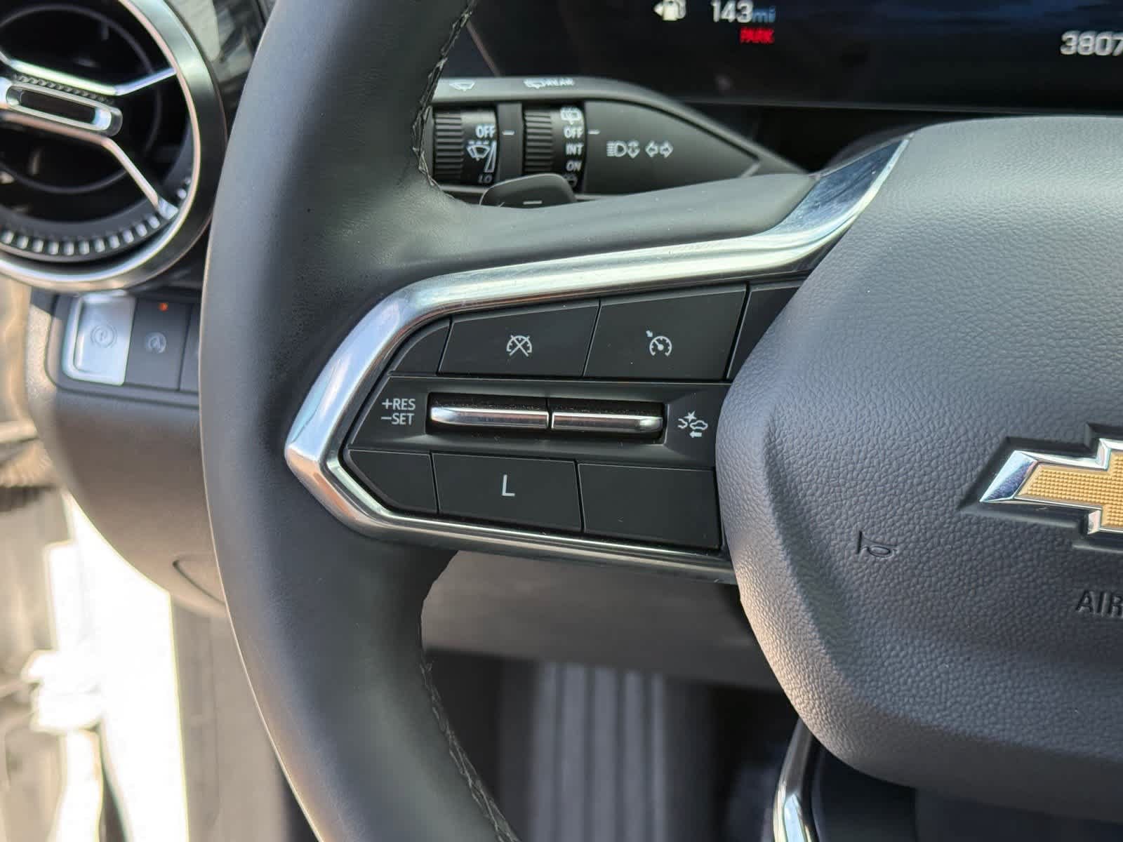 Used 2025 Chevrolet Equinox LT w/ Convenience Package II FWD image 17