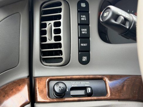 Used 2005 Buick Park Avenue FWD image 30