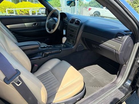 Used 2005 Ford Thunderbird RWD image 10
