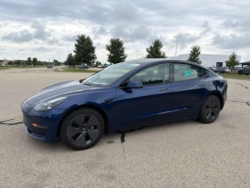 Used 2023 Tesla Model 3 Standard Range RWD image 8