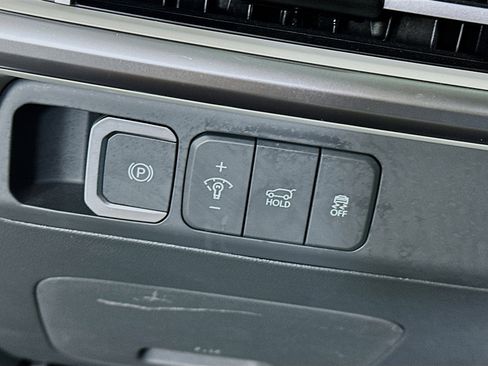 Used 2025 Hyundai Santa Fe SEL image 17