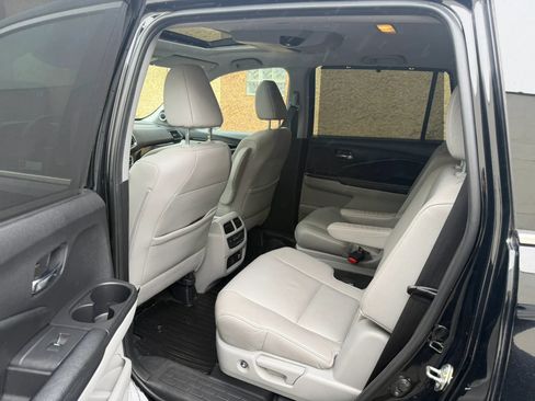 Used 2019 Honda Pilot Touring image 30