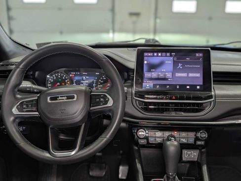 Used 2022 Jeep Compass Latitude w/ Convenience Group AWD/4WD image 5