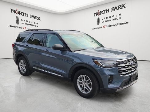 Used 2025 Ford Explorer Active w/ Active Comfort Package RWD image 7