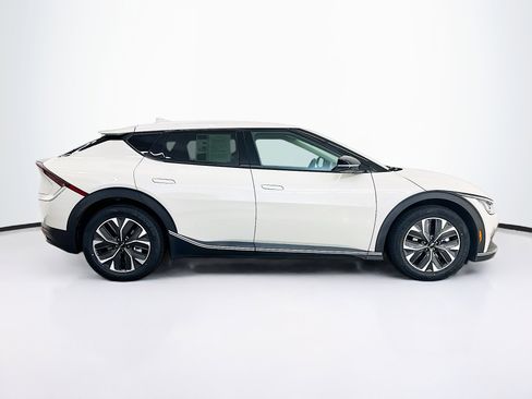 Used 2024 Kia EV6 Light image 10