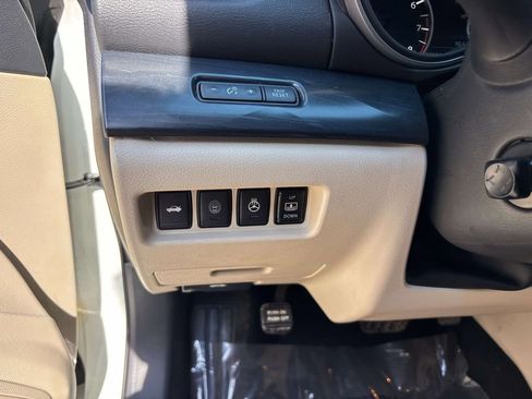 Used 2023 Nissan Maxima Platinum FWD image 18