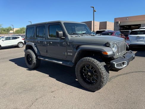 Used 2019 Jeep Wrangler Unlimited Sahara AWD/4WD image 3