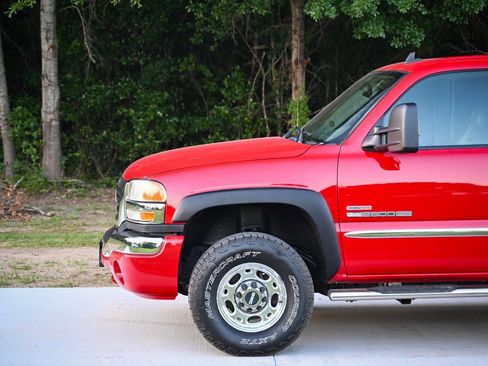Used 2006 GMC Sierra 2500 SLT w/ Heavy-Duty Power Package AWD/4WD image 11