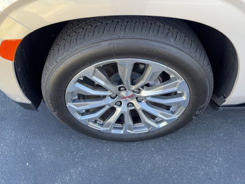 Used 2023 GMC Yukon Denali w/ Denali Reserve Package image 35