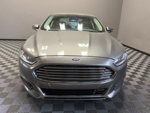 Used 2014 Ford Fusion SE FWD image 4