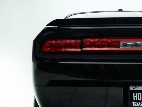 Used 2012 Dodge Challenger R/T image 17