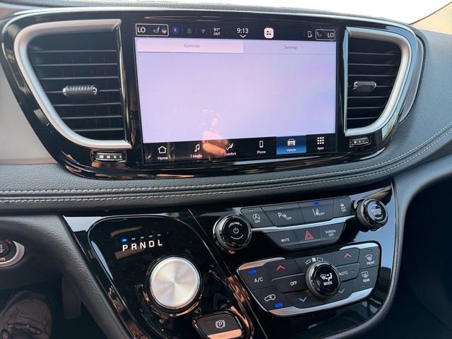 New 2027 Chrysler Pacifica Select AWD/4WD image 15