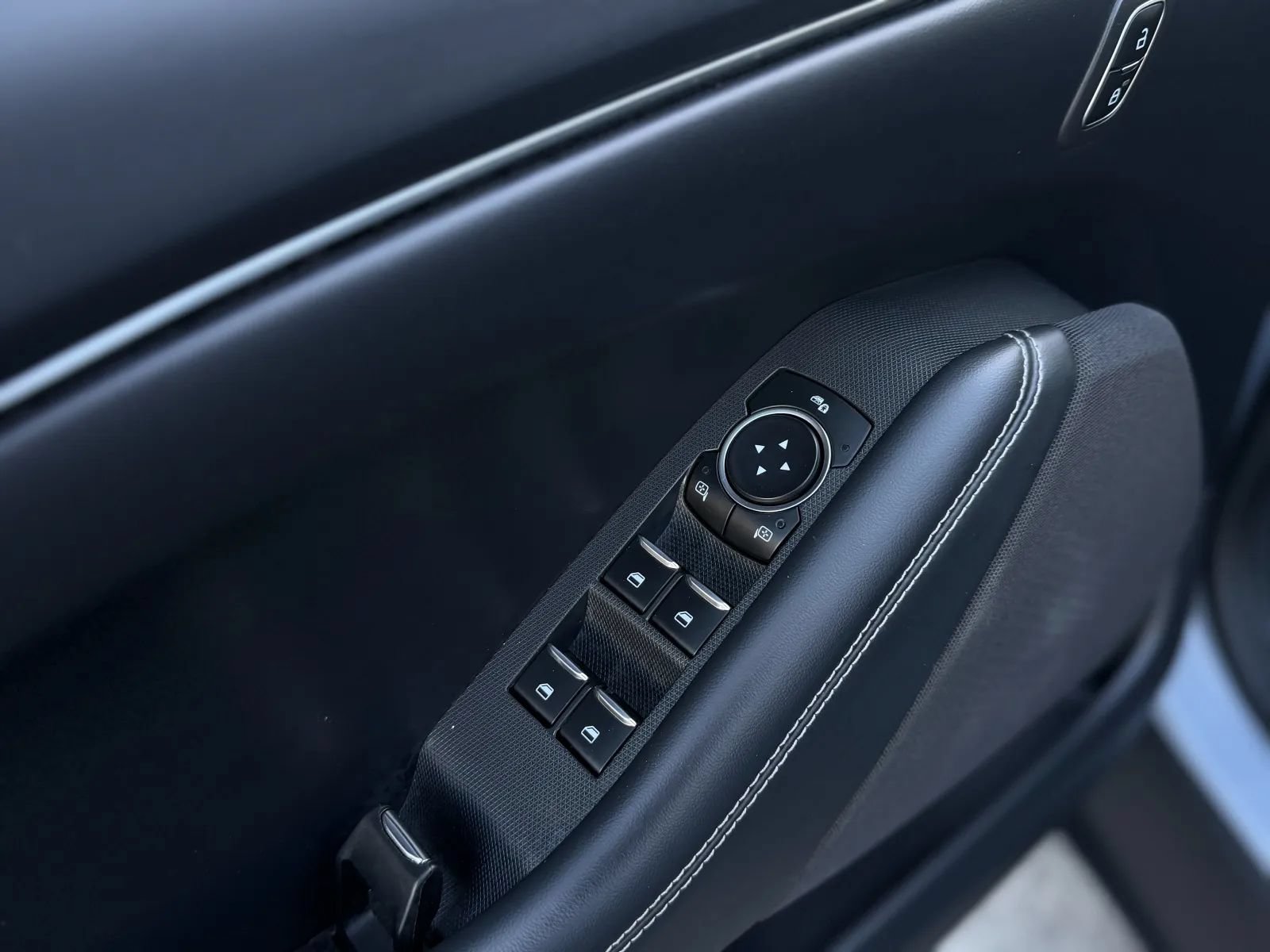 Used 2024 Ford Mustang Mach-E Select AWD/4WD image 25