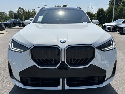 Used 2025 BMW X3 xDrive30i w/ Premium Package AWD/4WD image 3