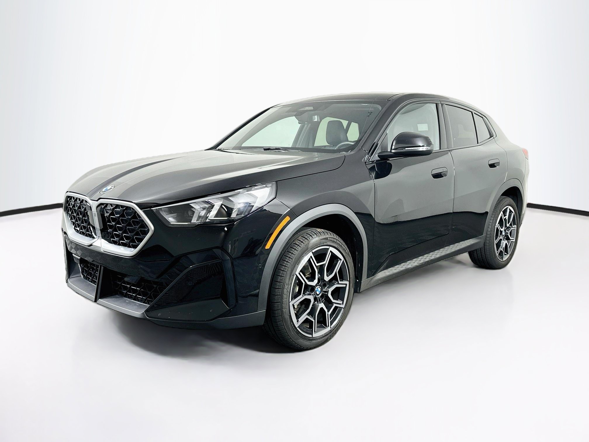 Used 2026 BMW X2 xDrive28i AWD/4WD image 3