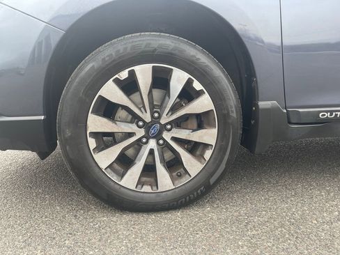 Used 2016 Subaru Outback 2.5i Limited image 12