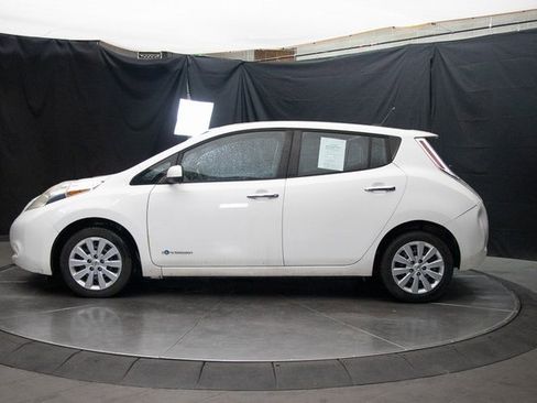Used 2013 Nissan Leaf S w/ Charger Pkg image 9