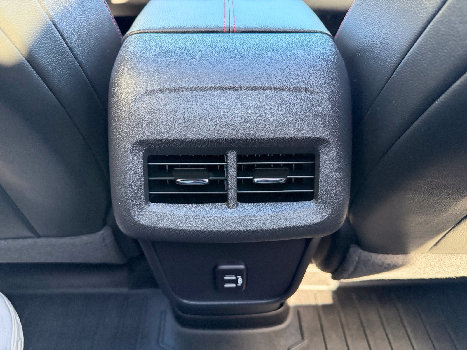 Used 2023 Chevrolet Equinox RS AWD/4WD image 27