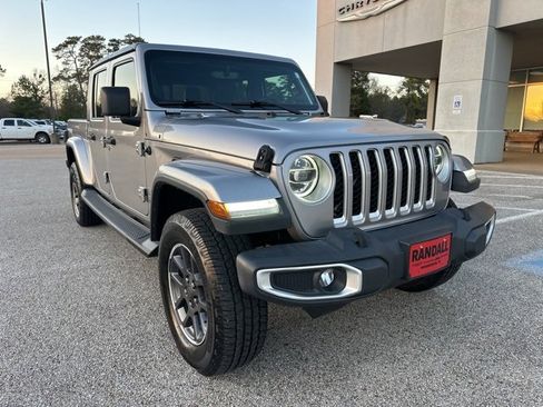Used 2020 Jeep Gladiator Overland image 1