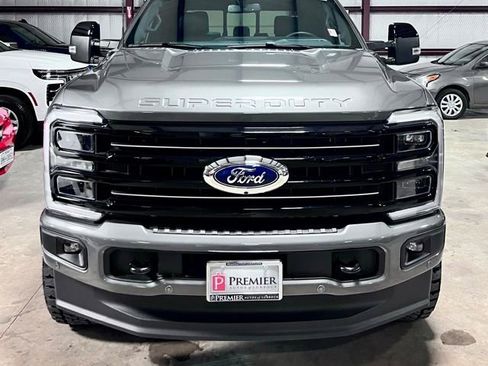 Used 2025 Ford F250 Platinum AWD/4WD image 9