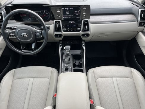 Used 2021 Kia Sorento EX w/ Panoramic Sunroof Package image 3