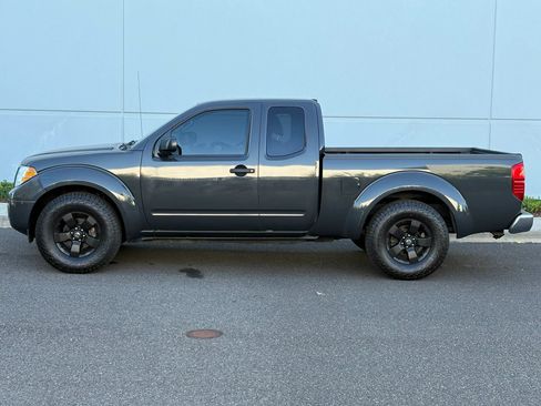 Used 2012 Nissan Frontier SV RWD image 3