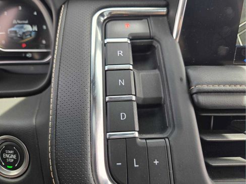 Used 2023 GMC Yukon XL SLT w/ SLT Premium Package AWD/4WD image 30