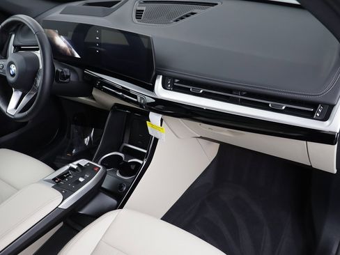 Certified 2025 BMW X1 xDrive28i w/ Technology Package image 18