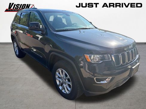 Used 2021 Jeep Grand Cherokee Laredo AWD/4WD image 3