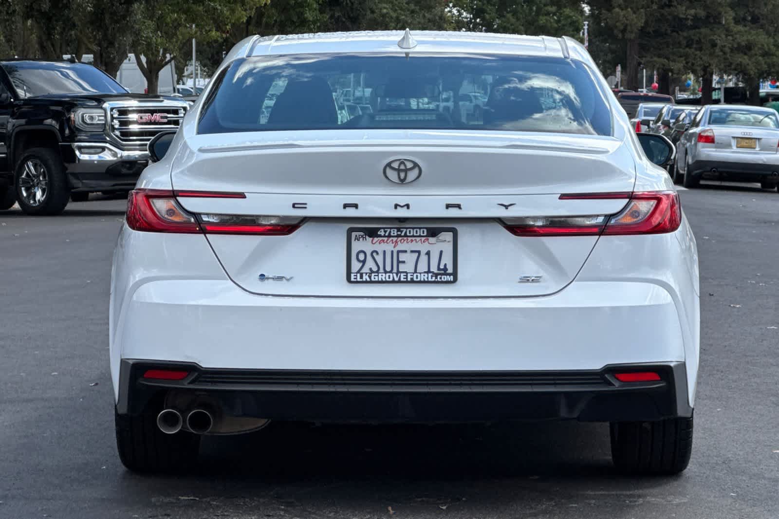 Used 2025 Toyota Camry SE FWD image 7