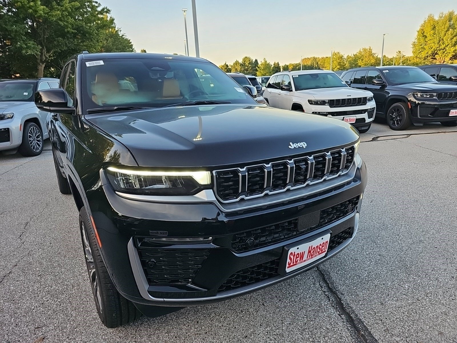 New 2027 Jeep Grand Cherokee Summit AWD/4WD image 8