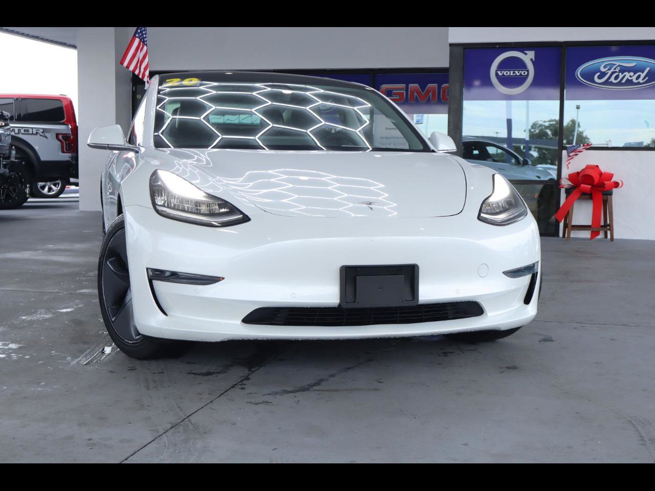 Used 2020 Tesla Model 3 Standard Range RWD image 1