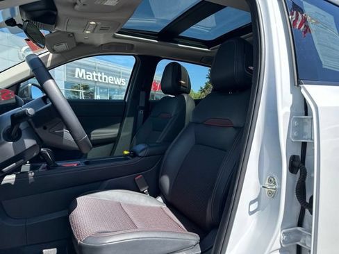 Used 2026 Nissan Kicks SR w/ SR Premium Package AWD/4WD image 11