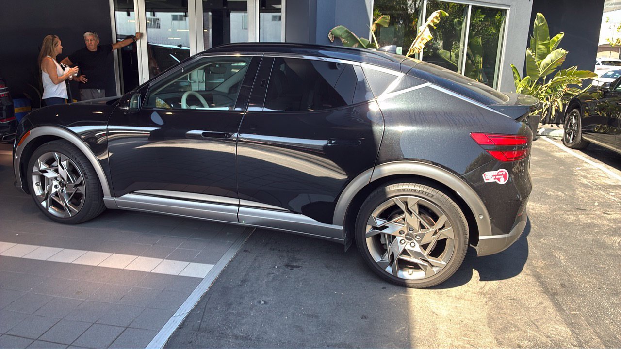 Used 2023 Genesis GV60 Performance AWD/4WD image 29