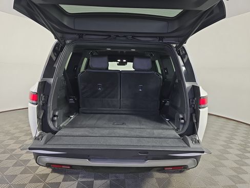 Used 2024 Rivian R1S Adventure AWD/4WD image 32
