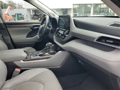 Used 2022 Toyota Highlander Platinum image 37
