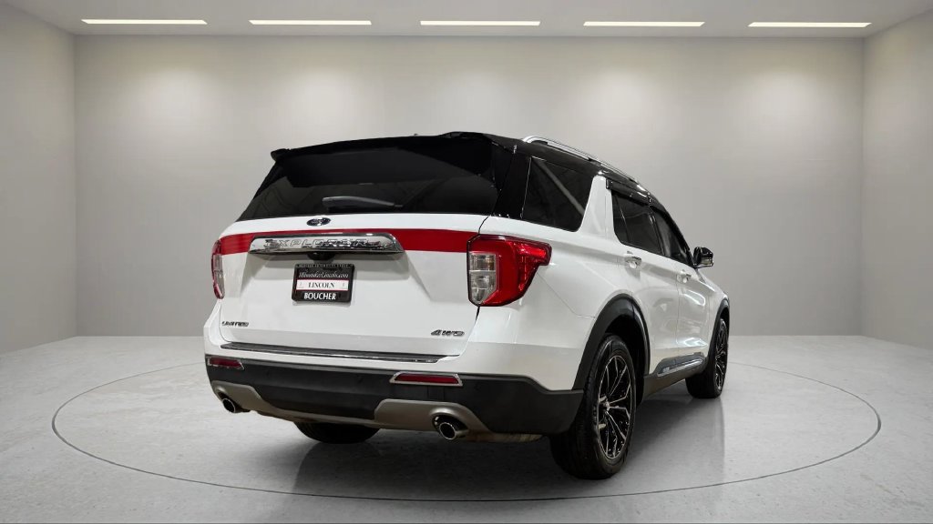 Used 2021 Ford Explorer Limited w/ Equipment Group 301A AWD/4WD image 3