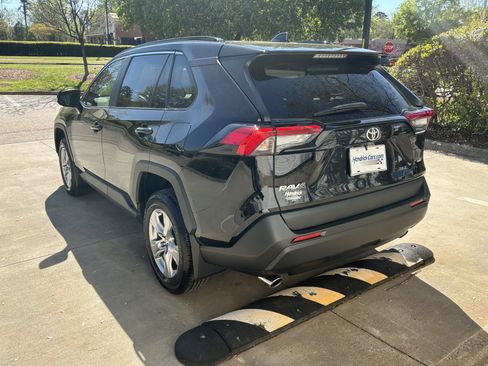 Used 2025 Toyota RAV4 XLE w/ Convenience Package image 10