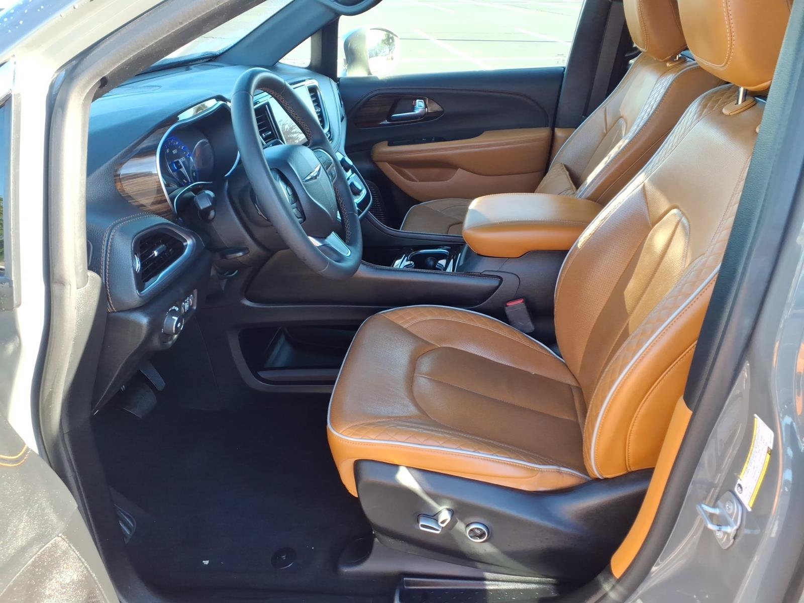 Used 2022 Chrysler Pacifica Pinnacle AWD/4WD image 15