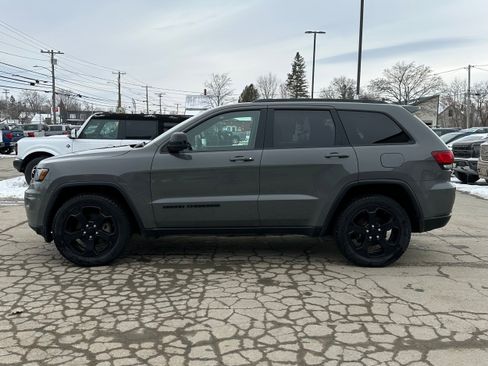 Used 2019 Jeep Grand Cherokee Laredo image 6