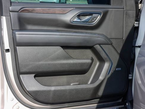 Used 2023 Chevrolet Tahoe Z71 AWD/4WD image 11