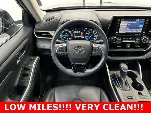 Used 2021 Toyota Highlander XLE image 26