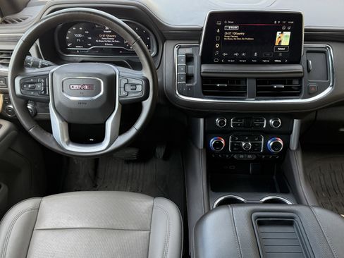 Used 2023 GMC Yukon XL SLT w/ SLT Luxury Package image 6