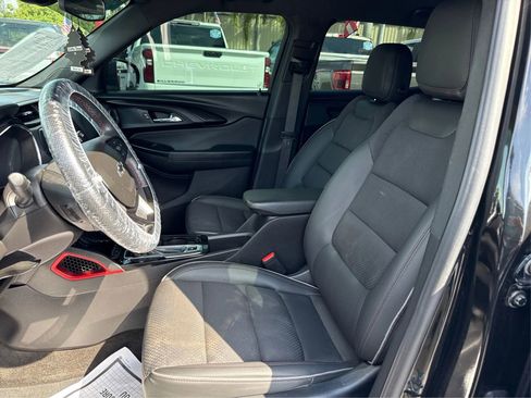 Used 2022 Chevrolet TrailBlazer RS FWD image 9